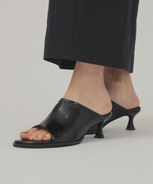 Ray BEAMS | 【別注】LE VERNIS / ストレッチ ミュール(サンダル)