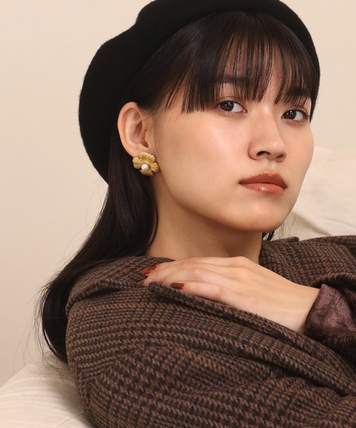 LHME(エルエイチエムイー)の「【WEB限定】“MELLOW”ボリュームフラワーパールピアス/サージカルステンレス(金属アレルギー対応)【LHME / エルエイチエムイー】(ピアス(両耳用)・レディース・ゴールド・ONE SIZE)」の19枚目の写真