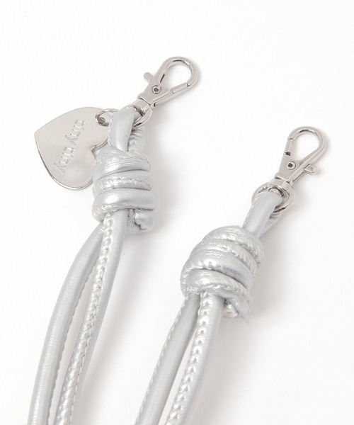 tiny tiny（ティニーティニー）の「カスタムPUショルダーストラップ[tiny tiny(ティニーティニー)]（スマホグッズ・レディース・グレー/アイボリー・0）」の3枚目の写真