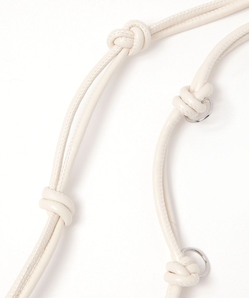 tiny tiny（ティニーティニー）の「カスタムPUショルダーストラップ[tiny tiny(ティニーティニー)]（スマホグッズ・レディース・グレー/アイボリー・0）」の5枚目の写真