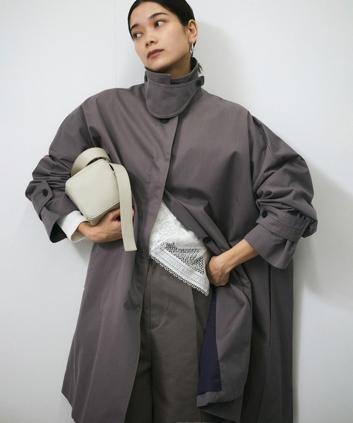 SALON adam et rope'（サロン アダム エ ロペ）の「2WAYテントラインステンカラートレンチコート/ショートコート（ステンカラーコート・レディース・ベージュ/グレー・FREE）」の8枚目の写真