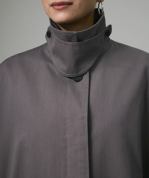 SALON adam et rope'（サロン アダム エ ロペ）の「2WAYテントラインステンカラートレンチコート/ショートコート（ステンカラーコート・レディース・ベージュ/グレー・FREE）」の16枚目の写真