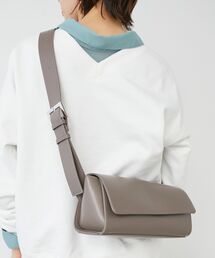 スクエアショルダーバッグ