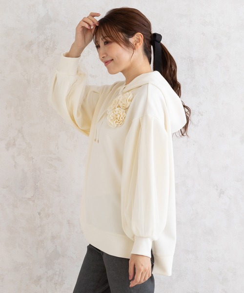 Rose Tiara（ローズティアラ）の「オーバーサイズパーカー（パーカー・レディース・オフホワイト/ネイビー/ピンク・46/42/38）」の16枚目の写真