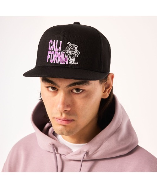OAKLEY(オークリー)の「オークリー ESSENTIAL AD CAP 24.0 /HAT キャップ・帽子/TRAINING /スポーツ・ライフスタイル/OAKLEY(ハット・メンズ・ブラック系/ブラック×ホワイト/ブラック・U)」の1枚目の写真