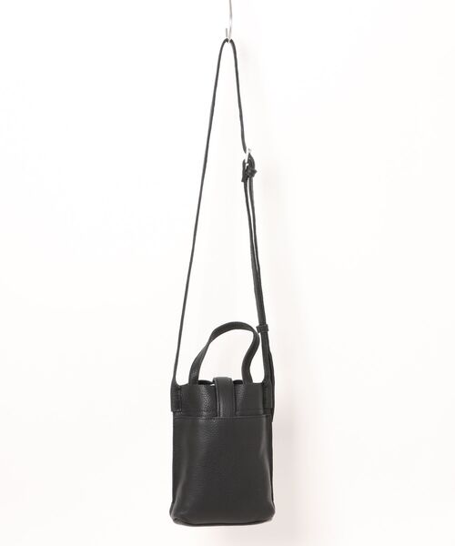 Beau're(ヴュレ)の「BEAURE ヴュレ カウレザー ベルト デザイン ワンマイル BAG(ショルダーバッグ・レディース・ブラック/グレー/オリーブ/ペールイエロー・FREE)」の16枚目の写真