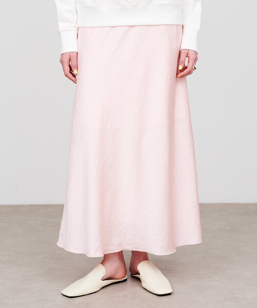 cloenc(クロエンス)の「【手洗い可】サテンフレアスカート(スカート・レディース・カーキ/ピンク/ライトベージュ/ホワイト系3・01/02/03)」の4枚目の写真