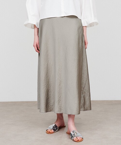 cloenc(クロエンス)の「【手洗い可】サテンフレアスカート(スカート・レディース・カーキ/ピンク/ライトベージュ/ホワイト系3・01/02/03)」の1枚目の写真