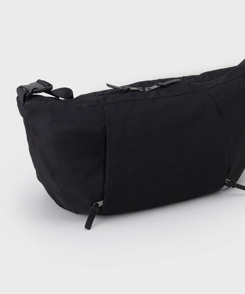 OUTDOOR PRODUCTS(アウトドアプロダクツ)の「【OUTDOOR PRODUCTS】別注 2WAYビッグショルダー(ショルダーバッグ・レディース・ブラック/ナチュラル・99)」の14枚目の写真