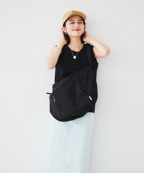 OUTDOOR PRODUCTS(アウトドアプロダクツ)の「【OUTDOOR PRODUCTS】別注 2WAYビッグショルダー(ショルダーバッグ・レディース・ブラック/ナチュラル・99)」の5枚目の写真