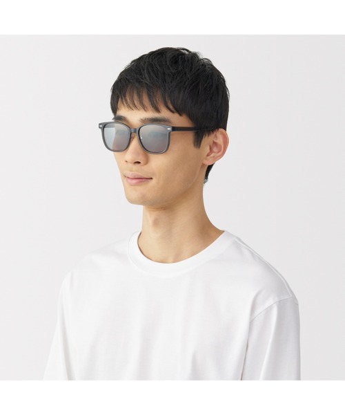 無印良品（ムジルシリョウヒン）の「ＵＶ４００カット　スクエア型　サングラス（サングラス・レディース・グレー系/ブラック・FREE）」の3枚目の写真
