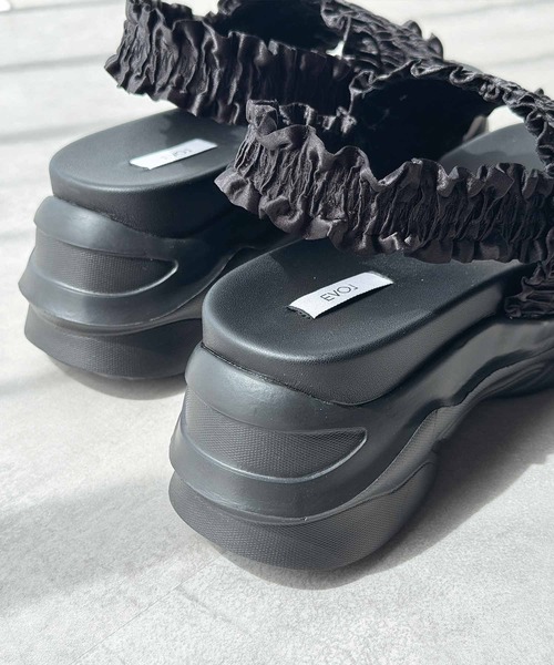 EVOL（イーボル）の「フリルスポーツサンダル（サンダル・レディース・ブラック・S/M/L/LL）」の6枚目の写真