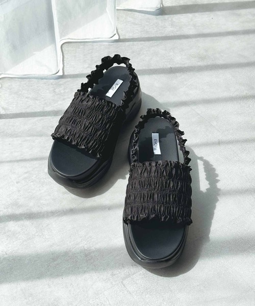 EVOL（イーボル）の「フリルスポーツサンダル（サンダル・レディース・ブラック・S/M/L/LL）」の3枚目の写真