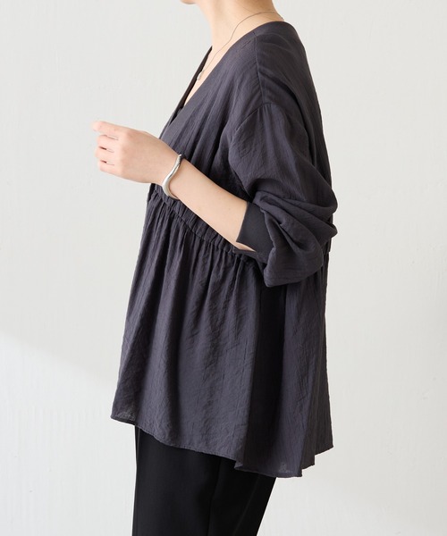 COLLAGE GALLARDAGALANTE（コラージュガリャルダガランテ）の「強撚シアーシャツカーディガン/新色追加/WEB限定カラー展開（シャツ/ブラウス・レディース・イエロー/ブラック/アイボリー/ミント/ネイビー/ブラウン・FREE）」の12枚目の写真