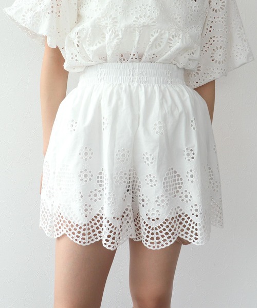 Three Four Time（ｽﾘｰﾌｫｰﾀｲﾑ）の「コットン刺繍ショートパンツ（その他パンツ・レディース・ブラック/アイボリー・FREE）」の3枚目の写真