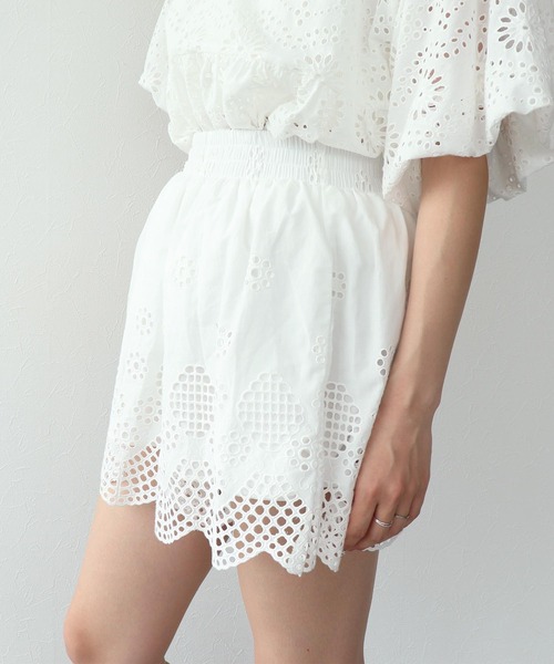 Three Four Time（ｽﾘｰﾌｫｰﾀｲﾑ）の「コットン刺繍ショートパンツ（その他パンツ・レディース・ブラック/アイボリー・FREE）」の4枚目の写真