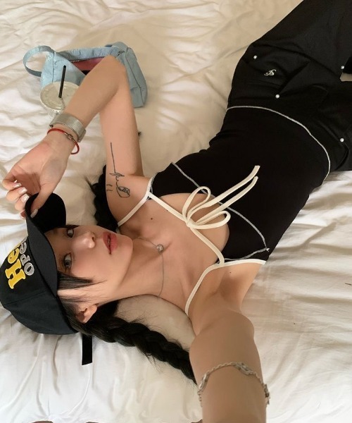 Achic（アシック）の「フロントリボン ニットキャミソール（キャミソール・レディース・グレー/ブラック/ホワイト・M）」の16枚目の写真