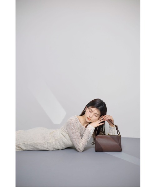 &. NOSTALGIA（アンドドットノスタルジア）の「スクエアボックスバッグ（ハンドバッグ・レディース・チャコールグレー/ダークブラウン/ピンク・FREE）」の7枚目の写真