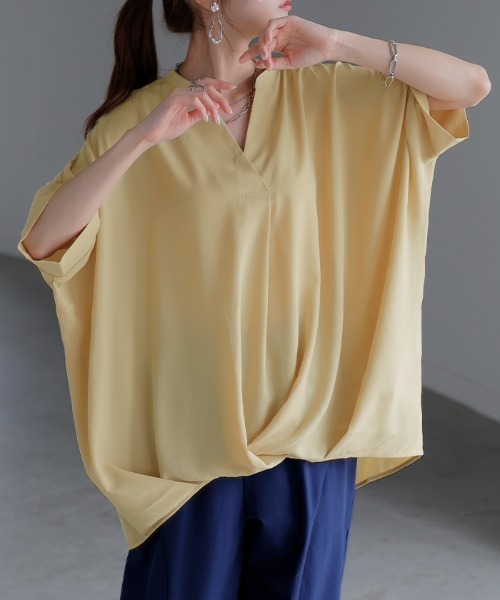 HUG.U(ハグユー)の「とろける オリガミブラウス(シャツ/ブラウス・レディース・ナチュラル/ブラック/サックスブルー/オレンジ/ホワイト/イエロー・FREE)」の11枚目の写真