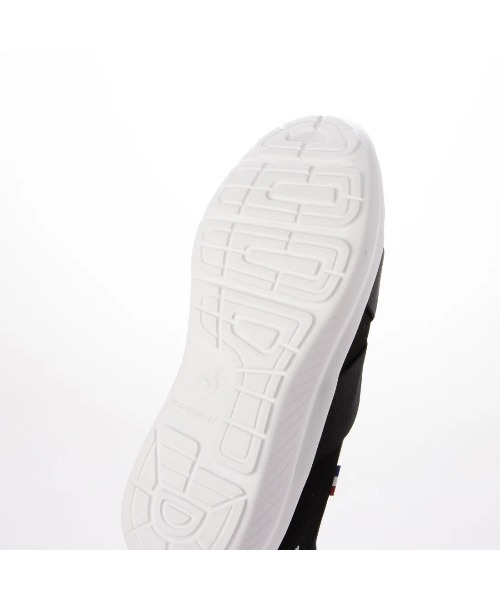 le coq sportif(ルコックスポルティフ)の「クロスベルトスリッポンスニーカー(LCS マルヌ DBSP SI)(スリッポン・レディース・ブラック/グレー/ベージュ・23cm/23.5cm/24cm/24.5cm/22.5cm)」の14枚目の写真