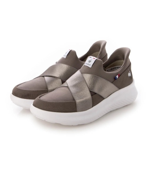 le coq sportif(ルコックスポルティフ)の「クロスベルトスリッポンスニーカー(LCS マルヌ DBSP SI)(スリッポン・レディース・ブラック/グレー/ベージュ・23cm/23.5cm/24cm/24.5cm/22.5cm)」の4枚目の写真