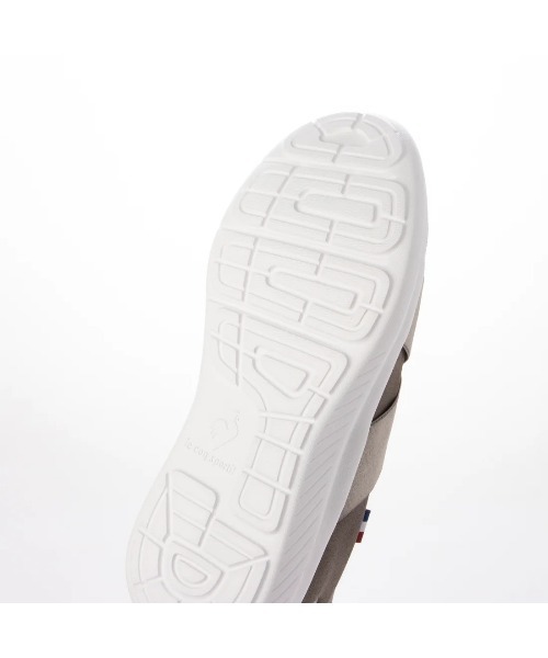 le coq sportif(ルコックスポルティフ)の「クロスベルトスリッポンスニーカー(LCS マルヌ DBSP SI)(スリッポン・レディース・ブラック/グレー/ベージュ・23cm/23.5cm/24cm/24.5cm/22.5cm)」の8枚目の写真