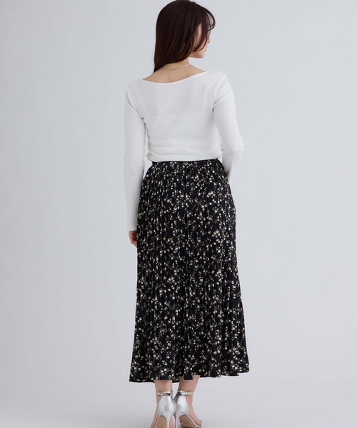 fifth（フィフス）の「【サイズ展開あり】フラワープリントプリーツスカート（スカート・レディース・ブラック/アイボリー・M/XS）」の6枚目の写真