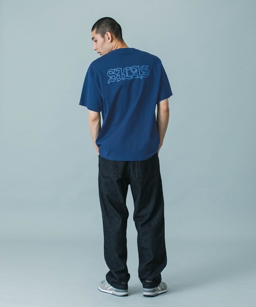 SILAS(サイラス)の「BLACKLETTER LOGO S/S TEE(Tシャツ/カットソー・メンズ・ホワイト/ブラック/ネイビー・M/L/XL)」の19枚目の写真