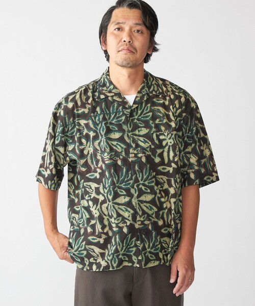 SHIPS(シップス)の「BENCH MARKING SHIRTS: インディアン バティック ショートスリーブ シャツ(シャツ/ブラウス・メンズ・ブラウン/ダークグレー/グリーン・LARGE/MEDIUM/SMALL)」の1枚目の写真