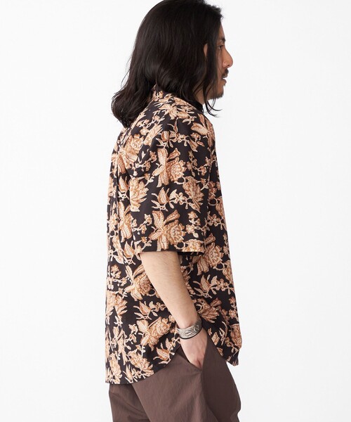 SHIPS(シップス)の「BENCH MARKING SHIRTS: インディアン バティック ショートスリーブ シャツ(シャツ/ブラウス・メンズ・ブラウン/ダークグレー/グリーン・LARGE/MEDIUM/SMALL)」の13枚目の写真