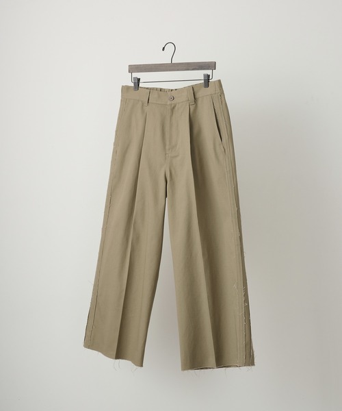 RUUBON（ルーボン）の「【RUUBON】cutoff fringe chino slacks / カットオフフリンジチノスラックス（チノパンツ・メンズ・ベージュ/ブラック・L/M/S）」の5枚目の写真