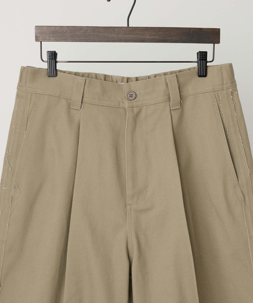 RUUBON（ルーボン）の「【RUUBON】cutoff fringe chino slacks / カットオフフリンジチノスラックス（チノパンツ・メンズ・ベージュ/ブラック・L/M/S）」の7枚目の写真