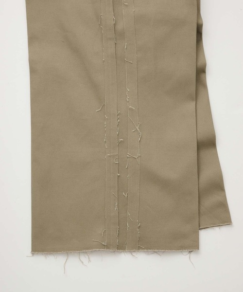 RUUBON（ルーボン）の「【RUUBON】cutoff fringe chino slacks / カットオフフリンジチノスラックス（チノパンツ・メンズ・ベージュ/ブラック・L/M/S）」の13枚目の写真
