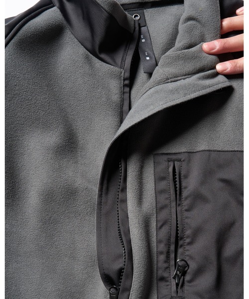 wjk（ダヴルジェイケイ）の「combination fleece jacket（ブルゾン・メンズ・ブラック/グレー・SMALL/MEDIUM/LARGE/X-LARGE）」の6枚目の写真