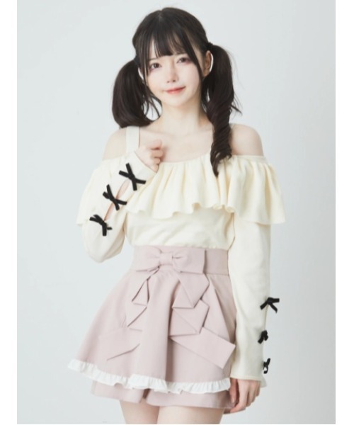 Ank Rouge(アンクルージュ)の「オフショルフリルニットTOPS(ニット/セーター・レディース・アイボリー/ピンク・M)」の2枚目の写真