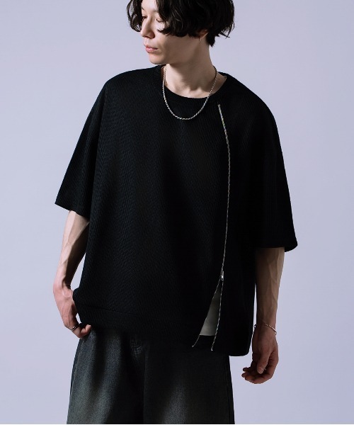 Crownor(クラウノアー)の「フロントジッパー サマーニット 半袖Tシャツ(Tシャツ/カットソー・メンズ・ブラック/グレー/ブルー・SMALL/MEDIUM/LARGE)」の2枚目の写真