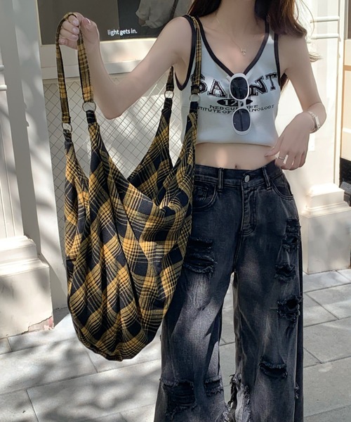 MONO8（モノハチ）の「大容量チェックショルダーバッグ（ショルダーバッグ・レディース・イエロー/ダークブラウン/ベージュ・F）」の15枚目の写真