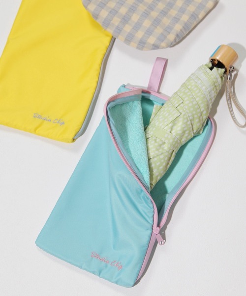 studio CLIP(スタディオクリップ)の「吸水折りたたみ傘ケース(折りたたみ傘・レディース・ブルー/グレー/ダークブラウン/イエロー・FREE)」の4枚目の写真