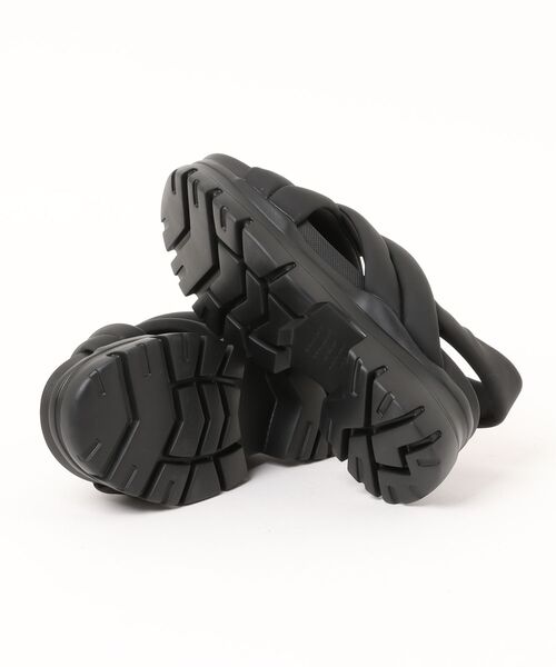 Right-on（ライトオン）の「クロスベルト厚底サンダル（サンダル・レディース・ホワイト/ブラック・M/L）」の4枚目の写真