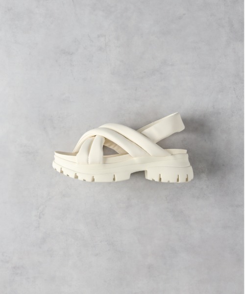 Right-on（ライトオン）の「クロスベルト厚底サンダル（サンダル・レディース・ホワイト/ブラック・M/L）」の8枚目の写真