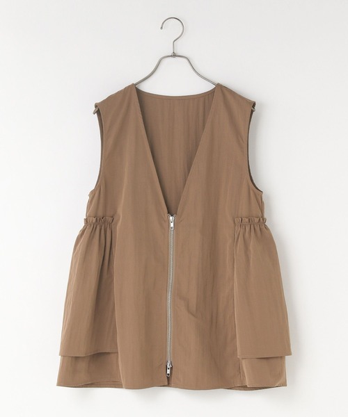 LOWRYS FARM（ローリーズファーム）の「ナイロンギャザーベスト 495542