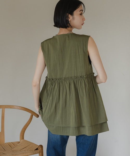 LOWRYS FARM（ローリーズファーム）の「ナイロンギャザーベスト　495542（ベスト・レディース・ベージュ/ブラック/カーキ・FREE）」の22枚目の写真