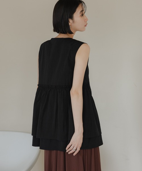 LOWRYS FARM（ローリーズファーム）の「ナイロンギャザーベスト　495542（ベスト・レディース・ベージュ/ブラック/カーキ・FREE）」の11枚目の写真