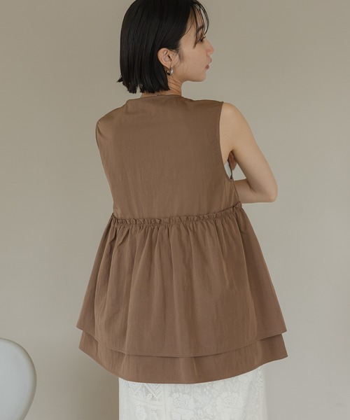 LOWRYS FARM（ローリーズファーム）の「ナイロンギャザーベスト　495542（ベスト・レディース・ベージュ/ブラック/カーキ・FREE）」の16枚目の写真