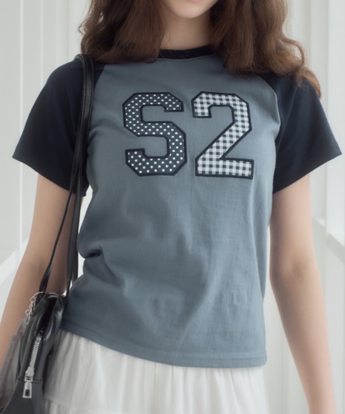 Birthday room(バースデイルーム)の「ワッペンロゴラグランT/patch logo raglan t-shirt(Tシャツ/カットソー・レディース・グレー/ホワイト/ブルー系その他・FREE)」の3枚目の写真