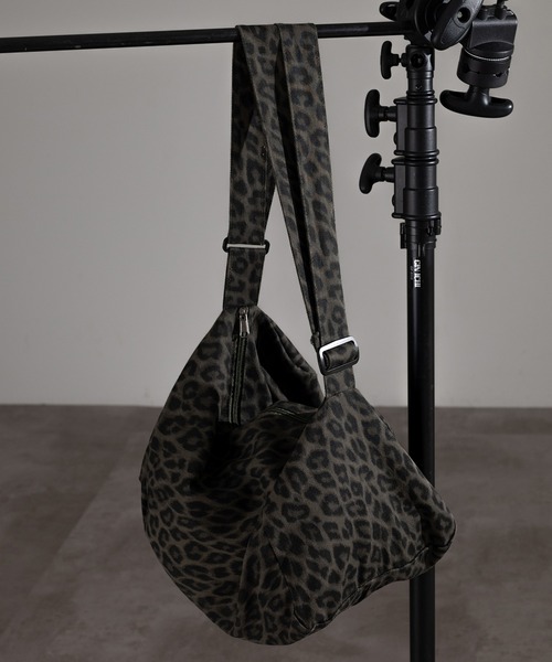 apres jour mignon（アプレジュールミニョン）の「【apresjour mignon×ARIAZ】カモフラ/レオパード柄ショルダーバッグ（ショルダーバッグ・レディース・レオパード/カモフラージュ・ONESIZE）」の15枚目の写真