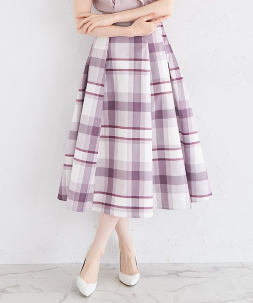tocco closet(トッコ クローゼット)の「ウエストダーツチェック柄フレアスカート(スカート・レディース・ブラック/ピンク/バーガンディー・M)」の2枚目の写真