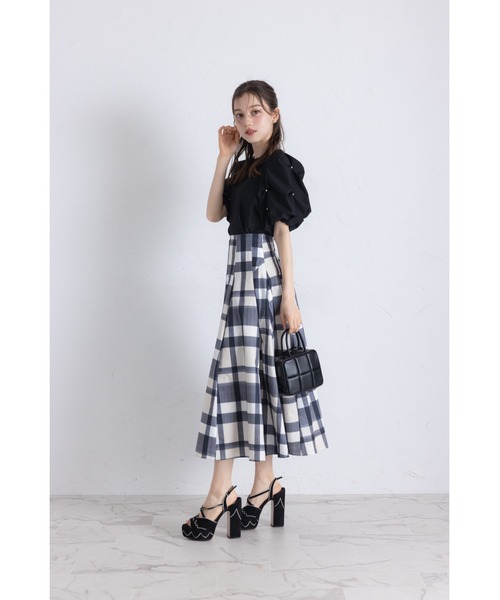 tocco closet(トッコ クローゼット)の「ウエストダーツチェック柄フレアスカート(スカート・レディース・ブラック/ピンク/バーガンディー・M)」の5枚目の写真