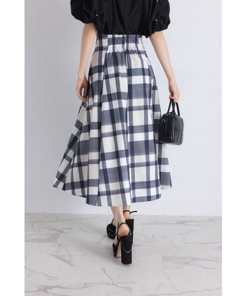 tocco closet(トッコ クローゼット)の「ウエストダーツチェック柄フレアスカート(スカート・レディース・ブラック/ピンク/バーガンディー・M)」の9枚目の写真