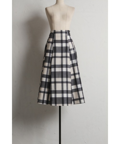 tocco closet(トッコ クローゼット)の「ウエストダーツチェック柄フレアスカート(スカート・レディース・ブラック/ピンク/バーガンディー・M)」の13枚目の写真